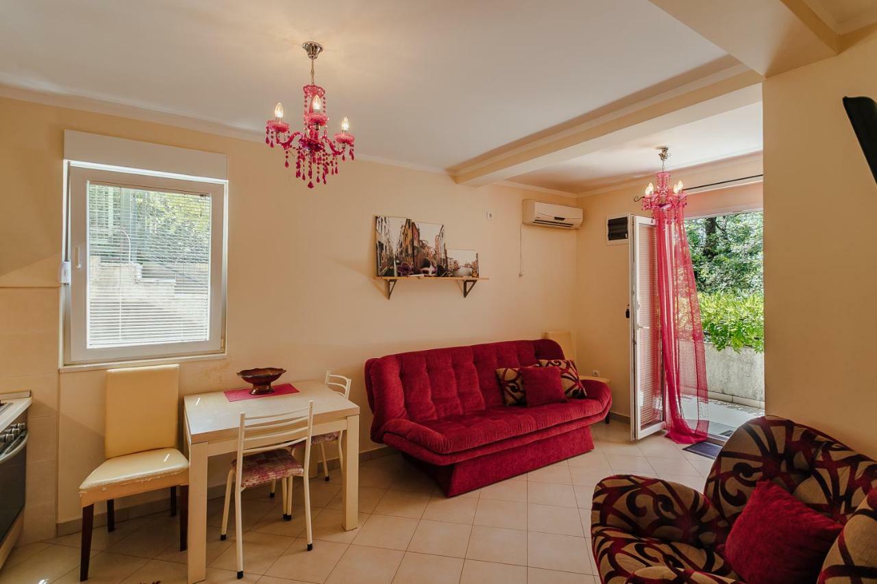 Poolside Apartments Miljan I Ranko ヘルツェグ・ノヴィ エクステリア 写真