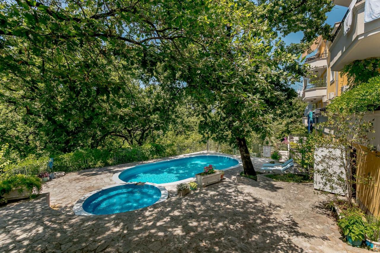 Poolside Apartments Miljan I Ranko ヘルツェグ・ノヴィ エクステリア 写真